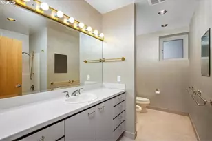 2020 SW Market St Dr, Portland, OR 97201 - Photo 23