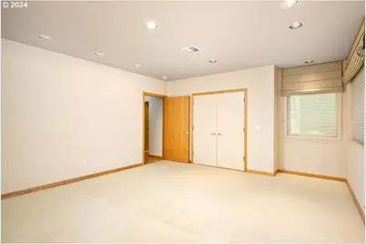 2020 SW Market Street Dr #101, Portland, OR 97201 - Photo 27