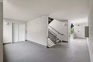 6665 W Burnside Rd, Portland, OR 97210 - Photo 33