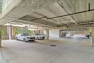 6665 W Burnside Rd, Portland, OR 97210 - Photo 31