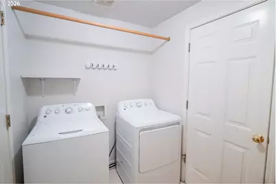 1345 Napa Valley Ln, Eugene, OR 97404 - Photo 7