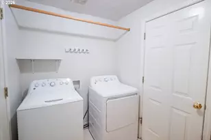 1345 Napa Valley Ln, Eugene, OR 97404 - Photo 7