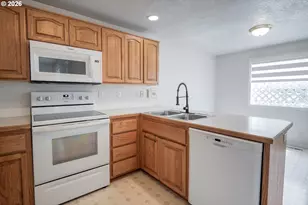 1345 Napa Valley Ln, Eugene, OR 97404 - Photo 9