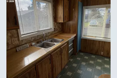 400 N Mill St #48, Creswell, OR 97426 - Photo 5