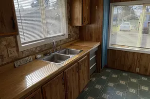 400 N Mill St, Creswell, OR 97426 - Photo 5