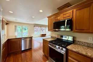 1688 NE Ruby Ct, Roseburg, OR 97470 - Photo 7