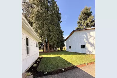 21811 Cole Ln, Aurora, OR 97002 - Photo 19