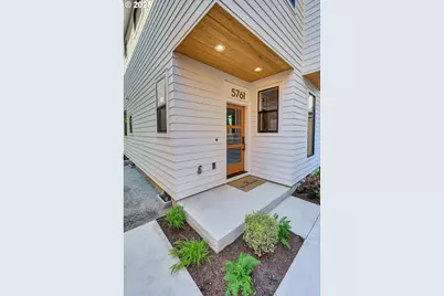 5761 S Kelly Ave, Portland, OR 97239 - Photo 3