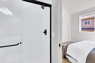 5761 S Kelly Ave, Portland, OR 97239 - Photo 29