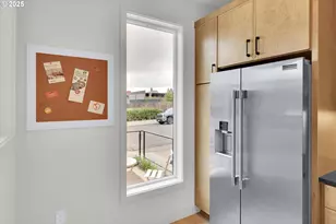 5761 S Kelly Ave, Portland, OR 97239 - Photo 9