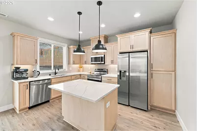 665 W 9th St, La Center, WA 98629 - Photo 15