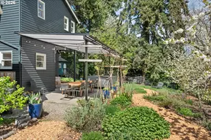 8952 SW 25th Ave, Portland, OR 97219 - Photo 43