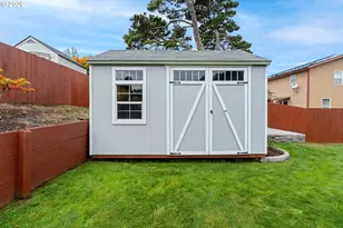 1864 Garfield St, North Bend, OR 97459 - Photo 29