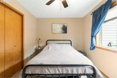 1864 Garfield St, North Bend, OR 97459 - Photo 21