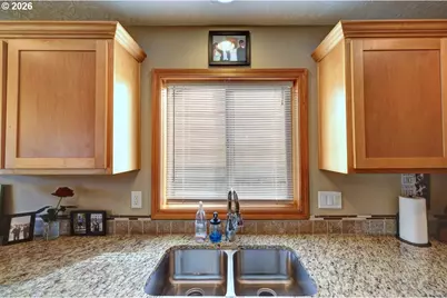 332 SW Kalmia Ave, Warrenton, OR 97146 - Photo 11