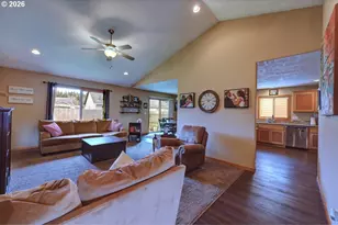 332 SW Kalmia Ave, Warrenton, OR 97146 - Photo 5