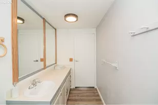 898 Lochaven Ave, Springfield, OR 97477 - Photo 27