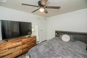 898 Lochaven Ave, Springfield, OR 97477 - Photo 21