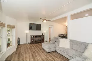 898 Lochaven Ave, Springfield, OR 97477 - Photo 31