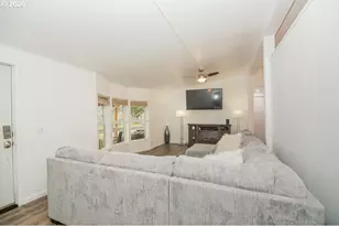 898 Lochaven Ave, Springfield, OR 97477 - Photo 29