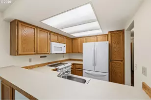 2101 Lake Isle Ct, Eugene, OR 97401 - Photo 15