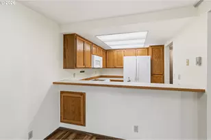 2101 Lake Isle Ct, Eugene, OR 97401 - Photo 13