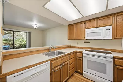 2101 Lake Isle Ct, Eugene, OR 97401 - Photo 17