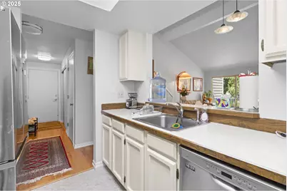 10137 SW Trapper Ter, Beaverton, OR 97008 - Photo 25