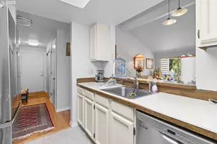 10137 SW Trapper Terrace, Beaverton, OR 97008 - Photo 25