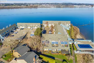 194 N Hayden Bay Dr, Portland, OR 97217 - Photo 25