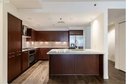 1260 NW Naito Pkwy #605B, Portland, OR 97209 - Photo 5