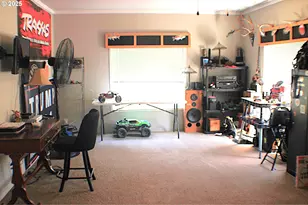 9924 N Myrtle Rd, Myrtle Creek, OR 97457 - Photo 15