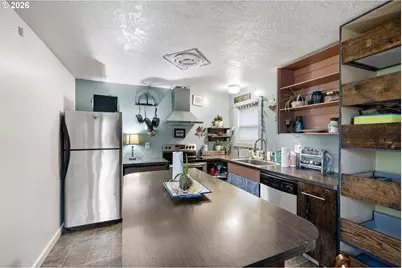 1425 E Madison Ave, Cottage Grove, OR 97424 - Photo 9