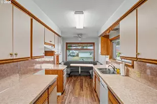 135 St Marys Ave, Mount Angel, OR 97362 - Photo 13