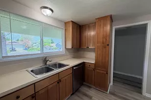1154 Clinton Dr, Eugene, OR 97401 - Photo 13