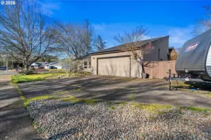 1135 Lakewood Dr SW, Albany, OR 97321 - Photo 1