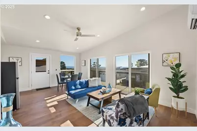 30403 Sawyer Way, Gold Beach, OR 97444 - Photo 21