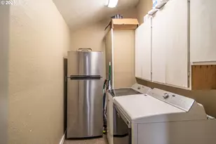 663 NE Knoll Ave, Roseburg, OR 97470 - Photo 13