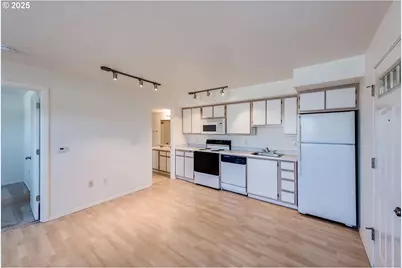 10345 NE Clackamas St #15, Portland, OR 97220 - Photo 5
