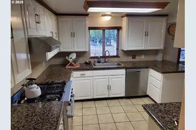 1006 Mountain View Rd, Sweet Home, OR 97386 - Photo 17