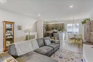 12076 SE Harold St, Portland, OR 97266 - Photo 9