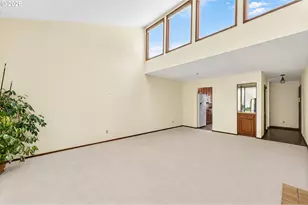 7577 N Edgewater Ave, Portland, OR 97203 - Photo 11
