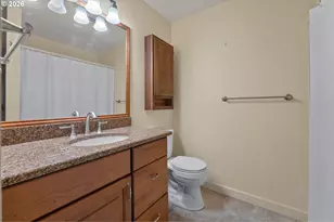7577 N Edgewater Ave, Portland, OR 97203 - Photo 25