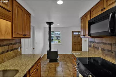 1650 23rd St, Florence, OR 97439 - Photo 11