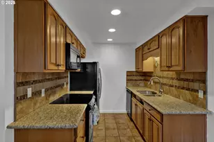 1650 23rd St, Florence, OR 97439 - Photo 9