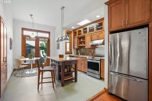 31 S Gibbs St, Portland, OR 97239 - Photo 15