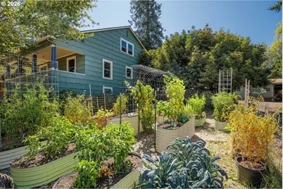 3190 W 18th Ave, Eugene, OR 97402 - Photo 1