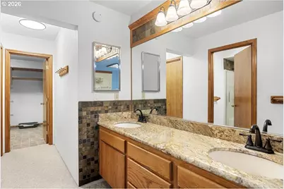 369 Upper Camp Loop Rd, Roseburg, OR 97470 - Photo 17