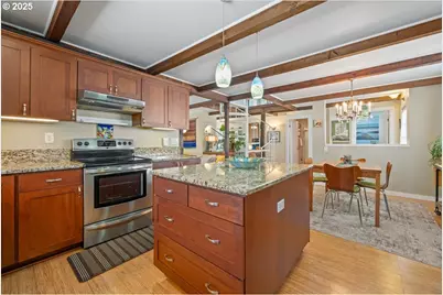 414 N Tomahawk Island Dr, Portland, OR 97217 - Photo 9