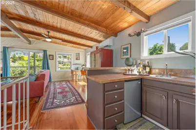 414 N Tomahawk Island Dr, Portland, OR 97217 - Photo 25
